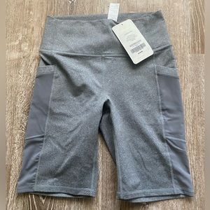 Fabletics 9”in High-waisted Mila Pocket Short NWT Small